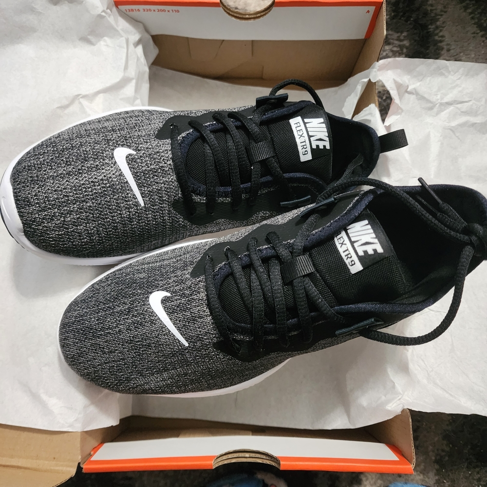 Nike Women's Size 8 Flex Trainer 9